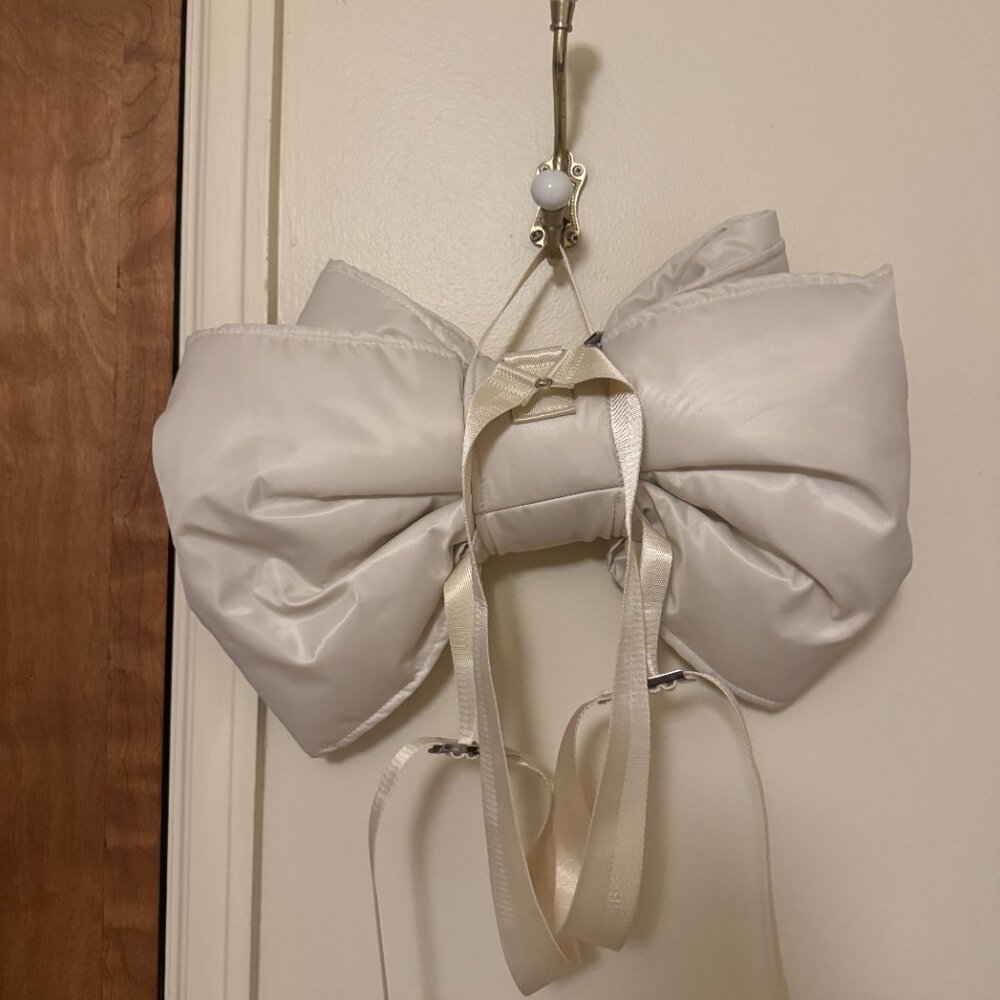 Bow Backpack - Picture 2 of 2